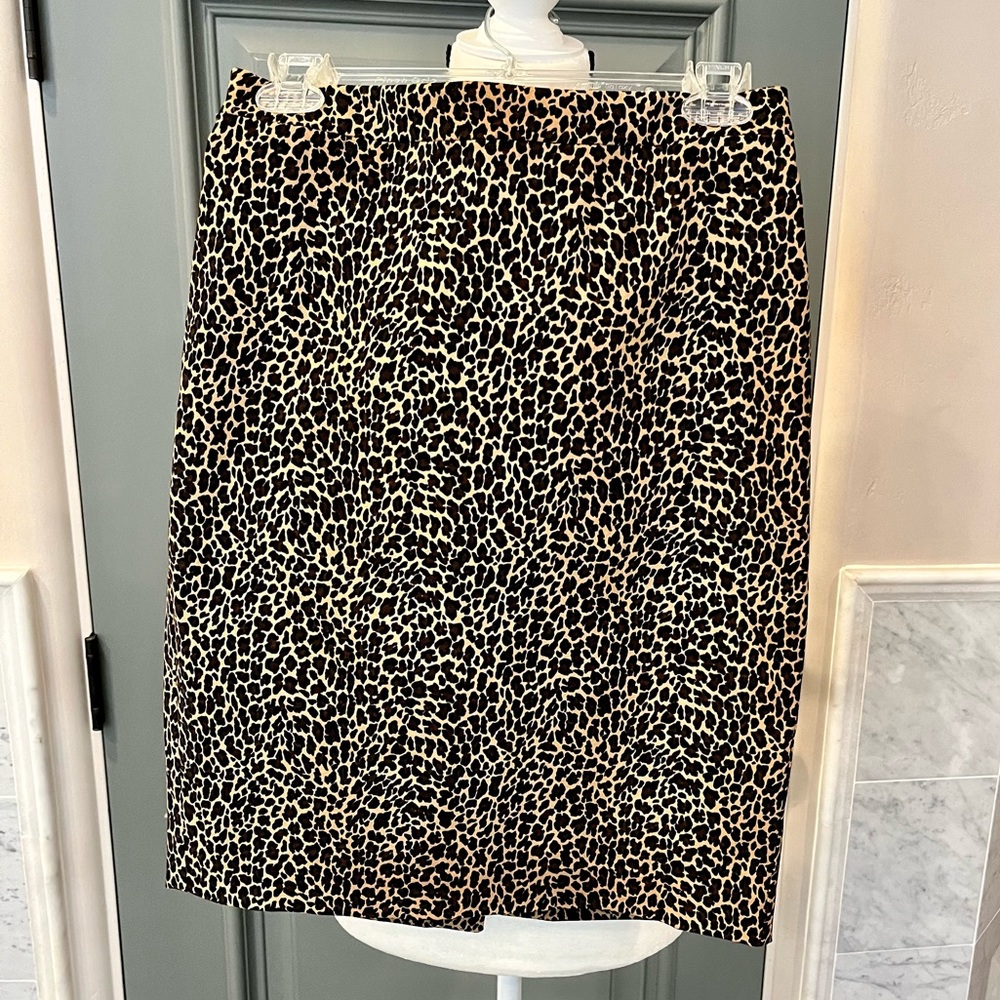 J Crew Leopard skirt in size 2 NWT